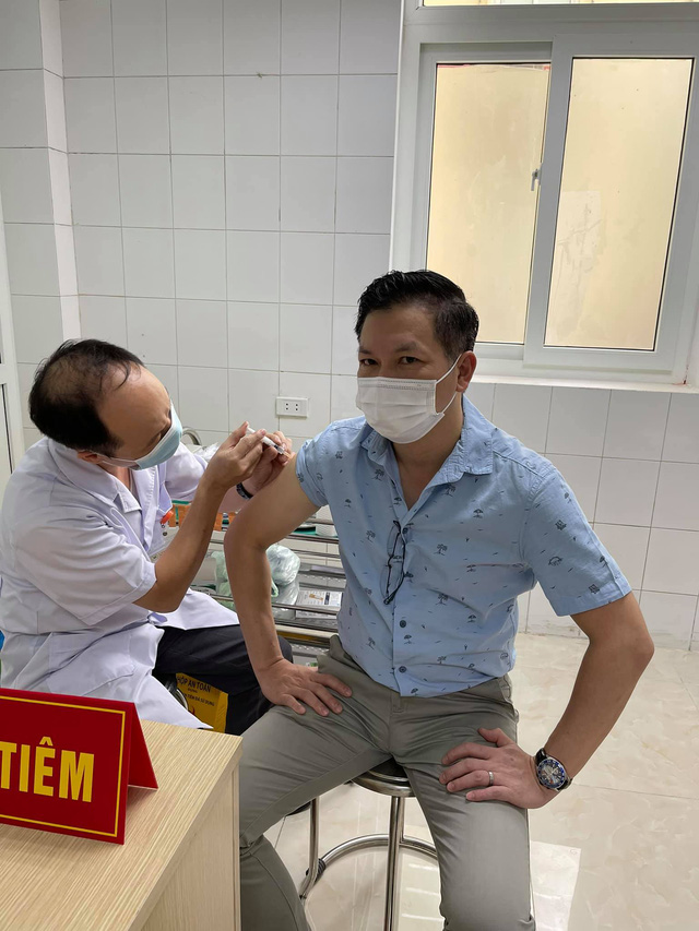  Shark Hưng tình nguyện tiêm thử nghiệm vaccine Nanocovax giai đoạn 3, khẳng định tin tưởng vào thành phẩm made in Vietnam  - Ảnh 1.