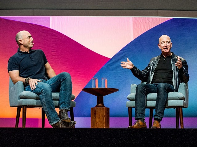 Chân dung Mark Bezos - người em trai sắp cùng ông chủ Amazon bay vào vũ trụ - Ảnh 1.