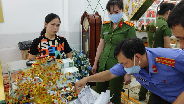Một tiệm vàng ở An Giang trốn thuế hơn 10.000 tỉ đồng - Ảnh 1.