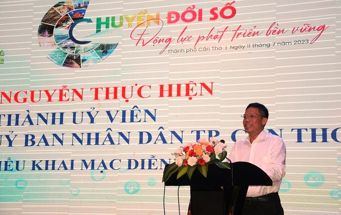 Ông Nguyễn Thực Hiện - Phó Chủ tịch UBND TP Cần Thơ phát biểu khai mạc diễn đàn.