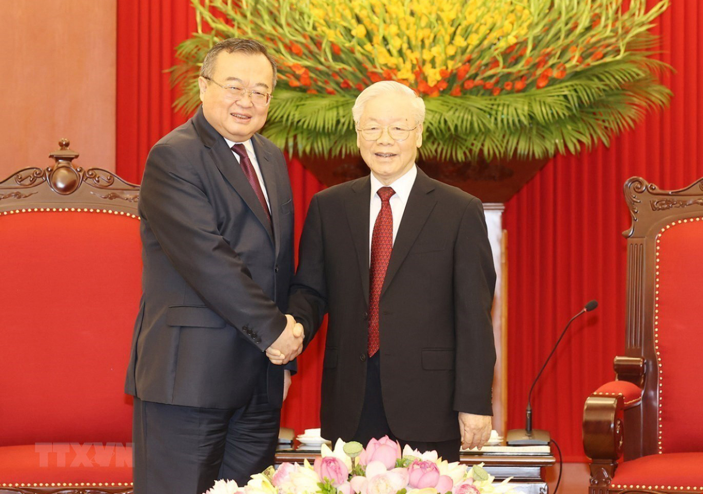 Tổng Bí thư Nguyễn Phú Trọng tiếp Trưởng Ban Liên lạc Đối ngoại Trung ương Đảng Cộng sản Trung Quốc Lưu Kiến Siêu. (Ảnh: TTXVN)